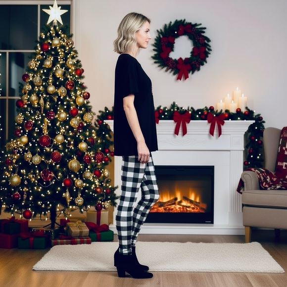 XPlus NEW Christmas Black White Plaid Leggings, Soft Holiday Pants - Picture 4 of 10